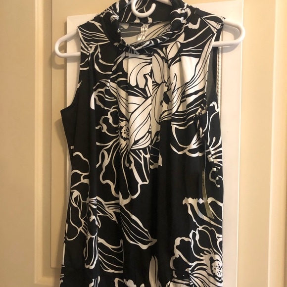 NWT b&w blouse - Picture 1 of 2
